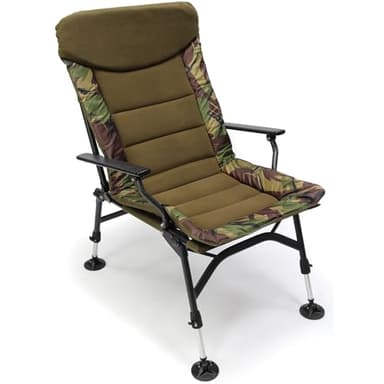 Camo High-Back Fishing Chair with Steel Armrests – Padded Fleece Seat, Adjustable Legs & Mud Feet – Comfortable, Sturdy & Foldable for Carp Anglers Or Campers