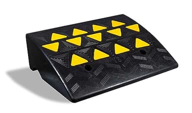 Aidapt 6" Heavy Duty Rubber Kerb/Threshold Ramp.All Weather,Textured Surface for Traction and Grip,High Visibility,Wheelchair/Mobility Scooter Use,Car/Van,Lawn Mower,Wheelie Bin,Doorway,Shed,Caravan
